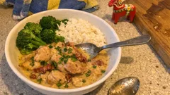 Krämig kycklinggryta med bacon och soltorkade tomater – lagom het och lätt att lyckas med