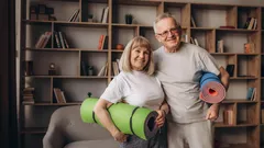 Hur du håller dig aktiv efter 60: varför promenader inte räcker och vad du kan komplettera med