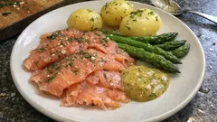 Gravad lax med dill – klassiskt recept som blir jämnt gravad hela vägen