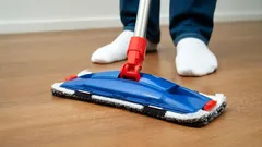 Tillsätt detta i vattnet när du moppar golvet så håller dina vita strumpor sig alltid rena