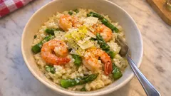 Krämig risotto med räkor och sparris – citron och parmesan som lyfter allt