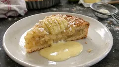 Mazarinäppelkaka med kardemumma – spröd botten och saftig mandelfyllning