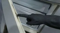 Vad behöver man göra för att förhindra att det bildas mögel på kylskåpets dörrtätning?