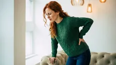 Ryggsmärta: 6 dagliga vanor som orsakar den – och så blir du av med den