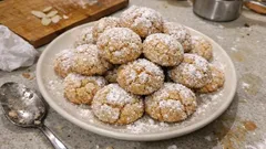 Italienska mandelkakor med amaretto – saftiga, spruckna och enkla att baka