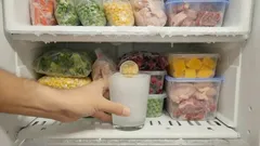 Varför lägger smarta människor ett mynt i frysen varje gång de åker hemifrån under en längre tid?